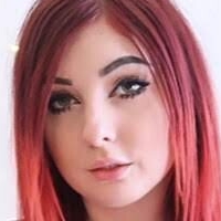 Lizzi Blake Nøgen