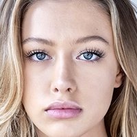 Logan Riley Hassel Nøgen