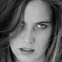 Lonna Manson Nøgen