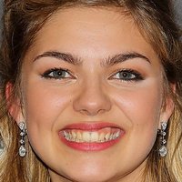 Louane Emera Nøgen