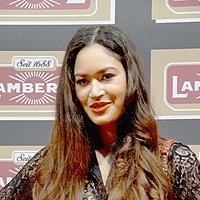 Lovelyn Enebechi Nøgen