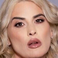 Lucy Hart Nøgen