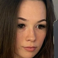 Lucy Lurks Nøgen