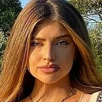 Lucy Ya Nøgen