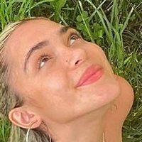 Luna Blaise Nøgen