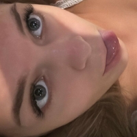 Lyiax Nøgen