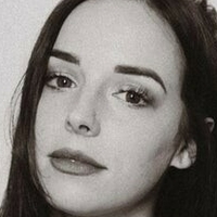 Maddie Miller Nøgen