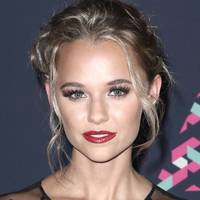 Madison Iseman Nøgen