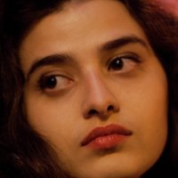 Manal Issa Nøgen