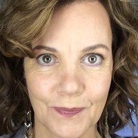 Margaret Colin Nøgen