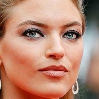 Martha Hunt Nøgen