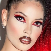 Maxine Ashley Nøgen