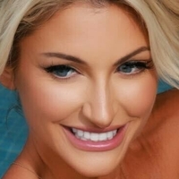 Mckinzie Roth Nøgen