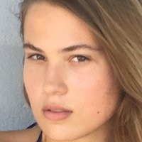 Megan Moore Nøgen