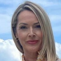 Mel Lowe Nøgen