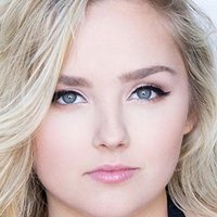 Mia Rose Frampton Nøgen