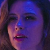 Mia Tomlinson Nøgen