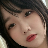 Mika Ying Nøgen