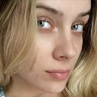 Mikaelawhitted Nøgen
