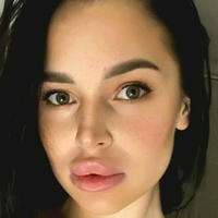 Mila Moore Nøgen