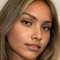 Mila Reed Nøgen