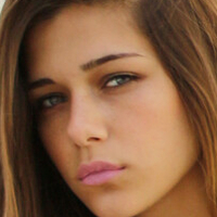 Milana Vino Nøgen