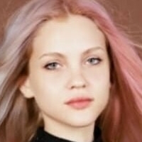 Mili Haykin Nøgen