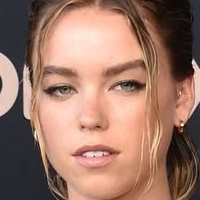 Milly Alcock Nøgen
