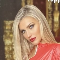Mistress Iside Nøgen