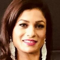 Mona Bhavsar Nøgen