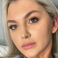 morganhollymoore Nøgen