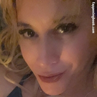 Ms. Cougar Mam Nøgen