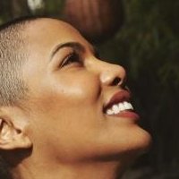 Naamah Saint-Hilaire Nøgen