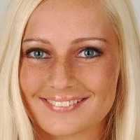 Nadine Linde Nøgen