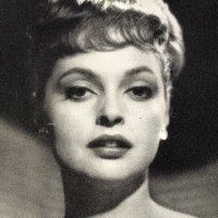 Nadja Tiller Nøgen