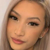 Nancy Huynh Nøgen