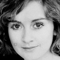 Natalie Ogle Nøgen