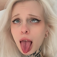 nava_nextdoor Nøgen