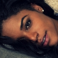 Nia Moore Nøgen