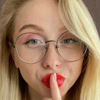 Nicki Ace Nøgen