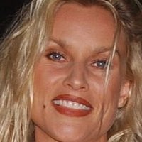 Nicole Sheridan Nøgen