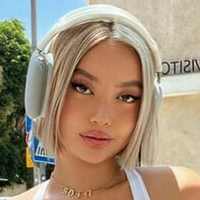 Nika Higashionna Nøgen