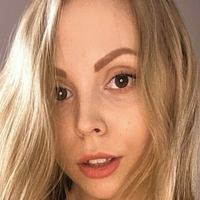 Nikki Mills Nøgen