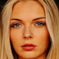nina_dvg Nøgen