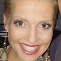 Noemie Czifra Nøgen
