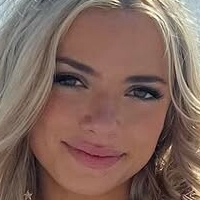 Nomi Sheridan Nøgen