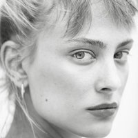 Nora Arnezeder Nøgen
