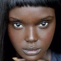 Nyadak 'Duckie' Thot Nøgen