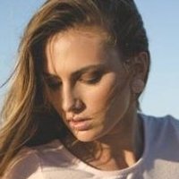 Oceana Strachan Nøgen