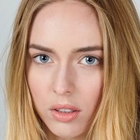 Oksana Rose Nøgen